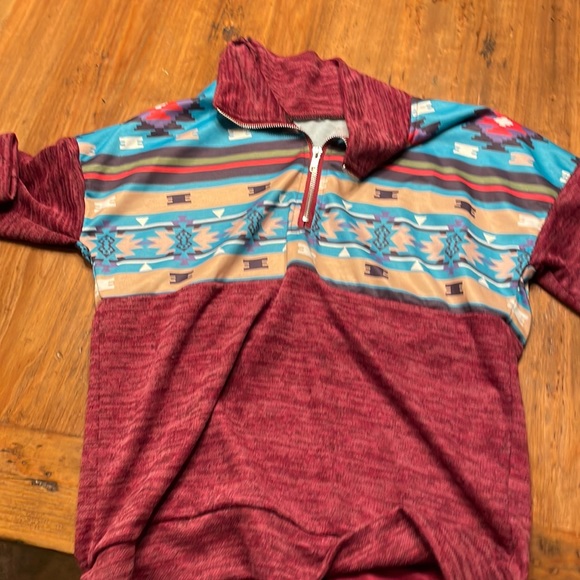 Buckle Tops - Long sleeve aztec shirt